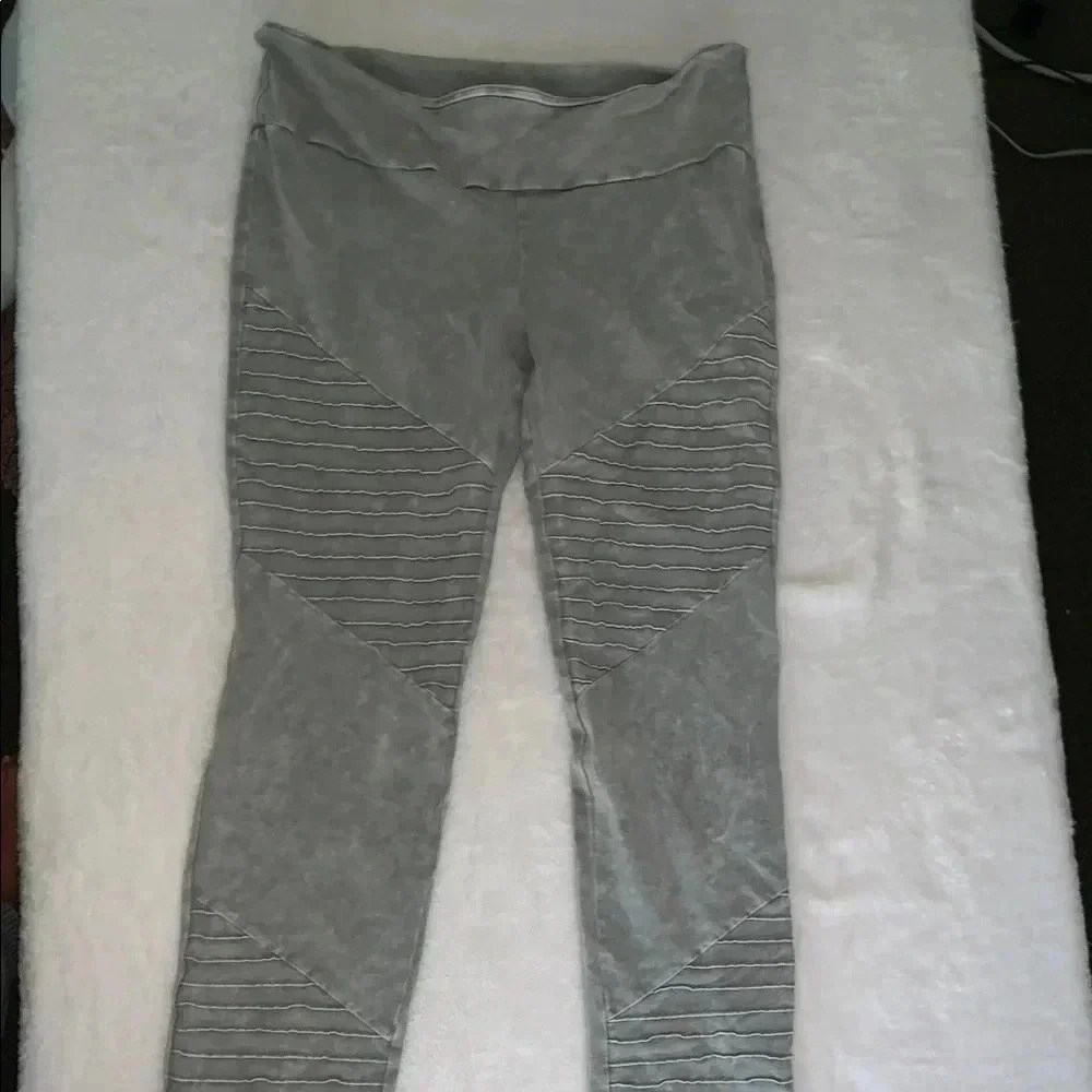 🔴🔴NWOT Leggings